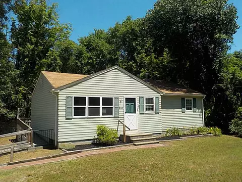 843 3rd Ave, Woonsocket, RI 02895 photo 1