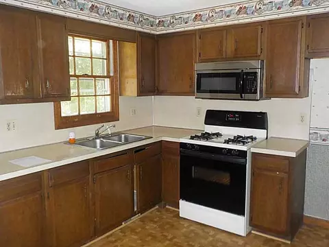 843 3rd Ave, Woonsocket, RI 02895 photo 2