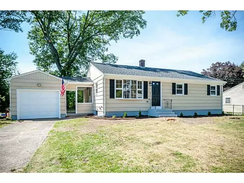 98 Poplar St, Woonsocket, RI 02895 photo 1