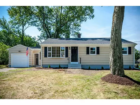 98 Poplar St, Woonsocket, RI 02895 photo 2
