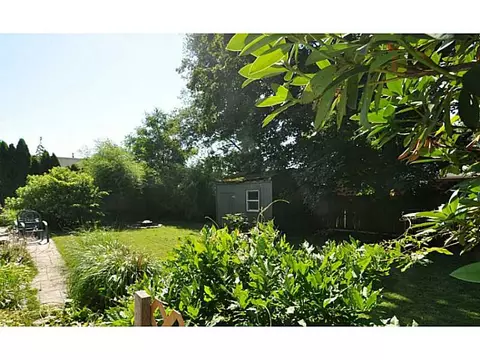 9 Gladding St, Bristol, RI 02809 photo 4