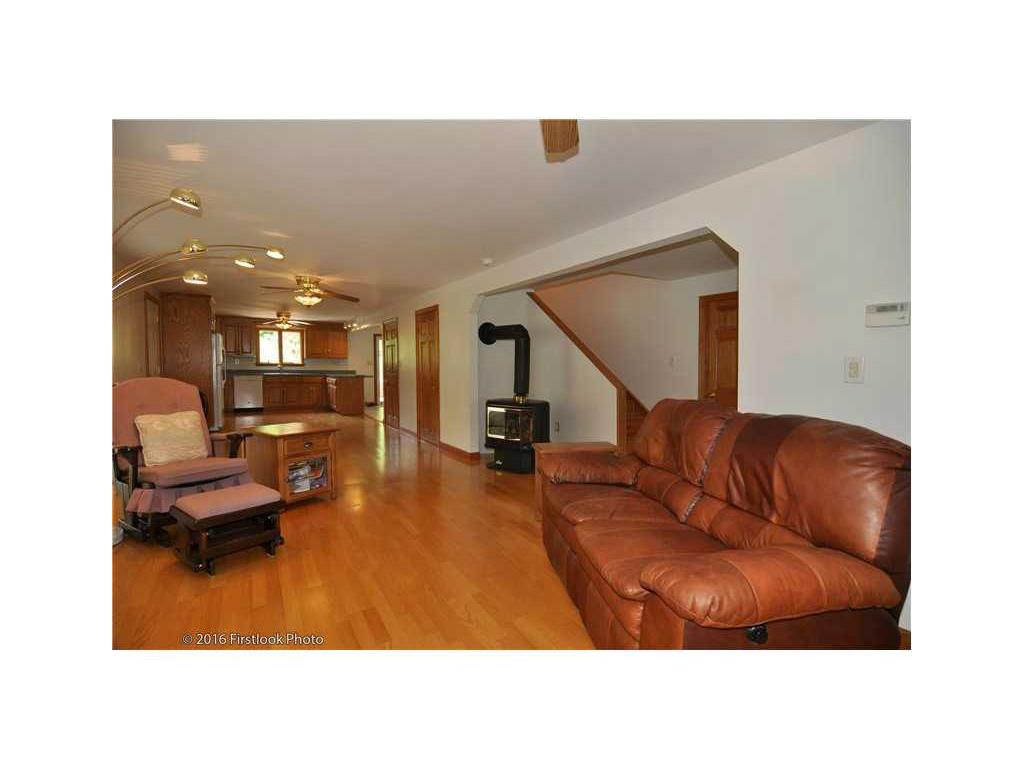 605 Central St, Mapleville, RI 02839 photo 8