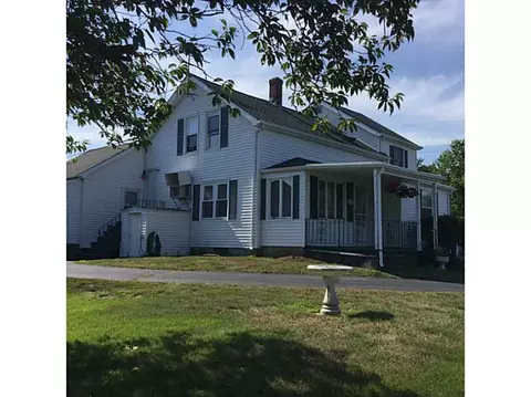 955 Wapping Rd, Middletown, RI 02842 photo 1