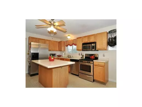 31 Harvard Ave, Warwick, RI 02889 photo 9