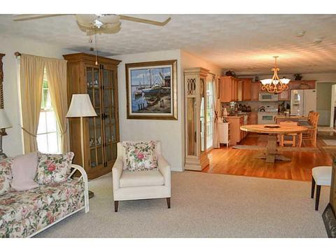 17 Danielle Ave, Westerly, RI 02891 photo 12