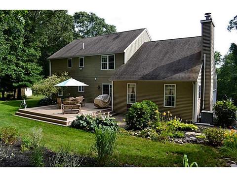 17 Danielle Ave, Westerly, RI 02891 photo 3