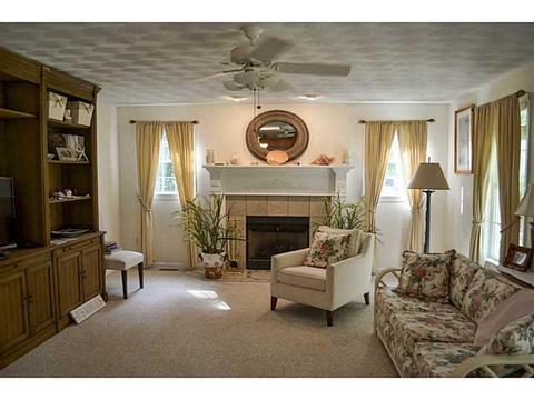 17 Danielle Ave, Westerly, RI 02891 photo 14