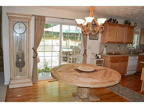 17 Danielle Ave, Westerly, RI 02891 photo 8