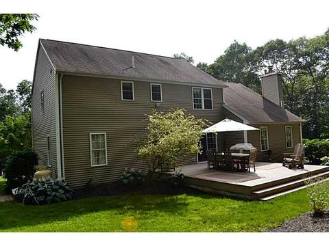 17 Danielle Ave, Westerly, RI 02891 photo 4