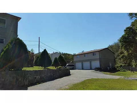 21 Kulas Rd, West Warwick, RI 02893 photo 2