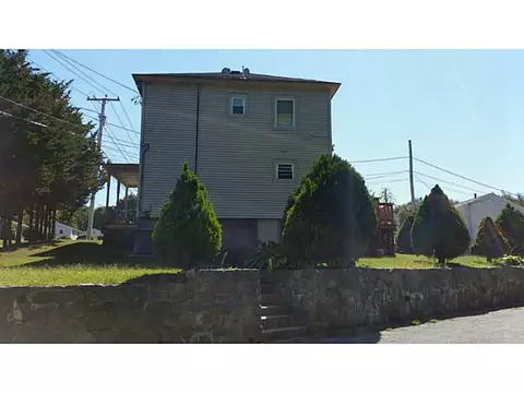 21 Kulas Rd, West Warwick, RI 02893 photo 3