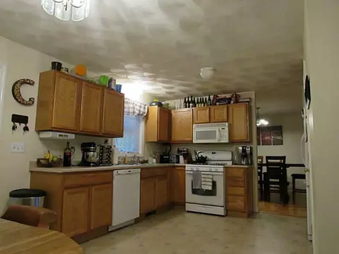 384 Atlantic Ave, Warwick, RI 02888 photo 3