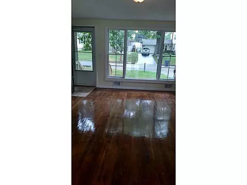 40 Walker Rd, Warwick, RI 02889 photo 2