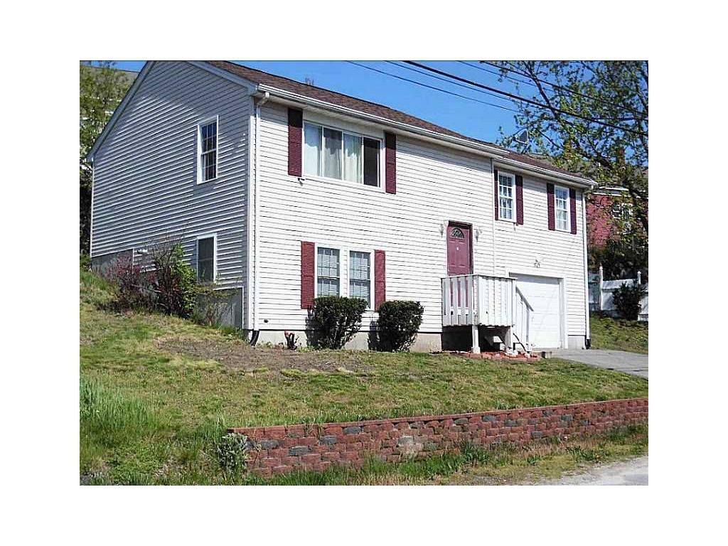 59 New St, Woonsocket, RI 02895 photo 2