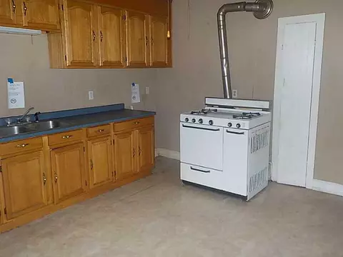 166 Vose St, Woonsocket, RI 02895 photo 16