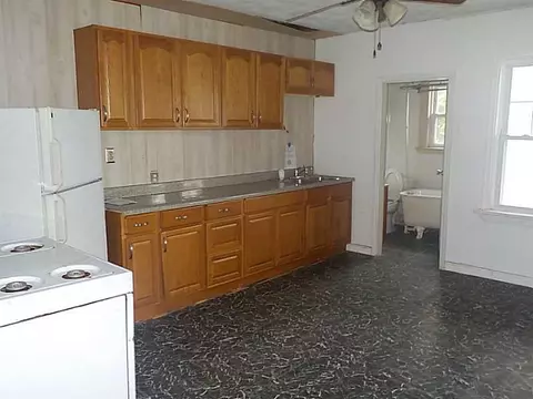 166 Vose St, Woonsocket, RI 02895 photo 9