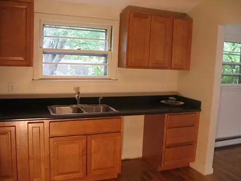 77 Glenbrook Rd, Warwick, RI 02889 photo 2