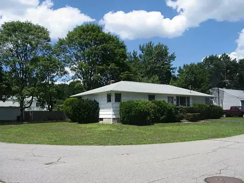77 Glenbrook Rd, Warwick, RI 02889 photo 1