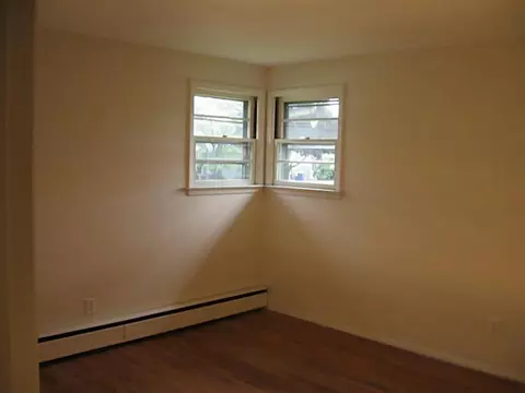77 Glenbrook Rd, Warwick, RI 02889 photo 8