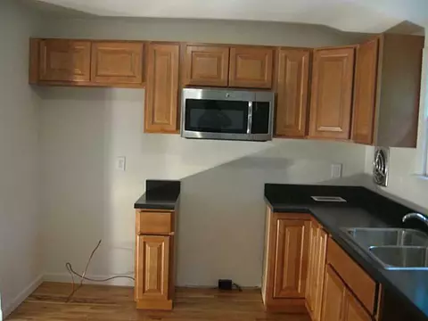 77 Glenbrook Rd, Warwick, RI 02889 photo 3