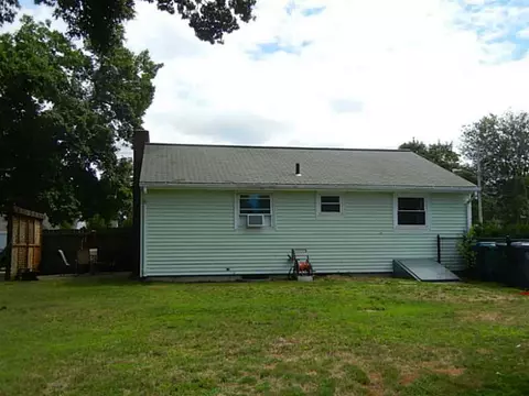 301 Maple St, Warwick, RI 02888 photo 4