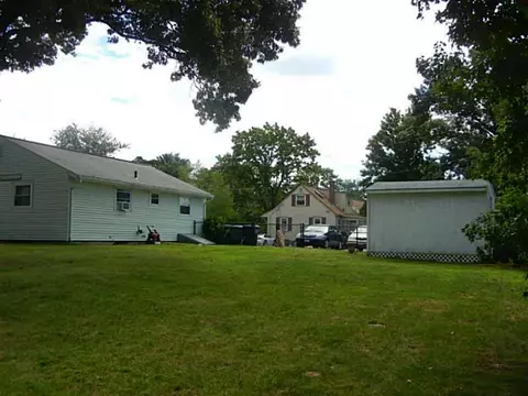 301 Maple St, Warwick, RI 02888 photo 3