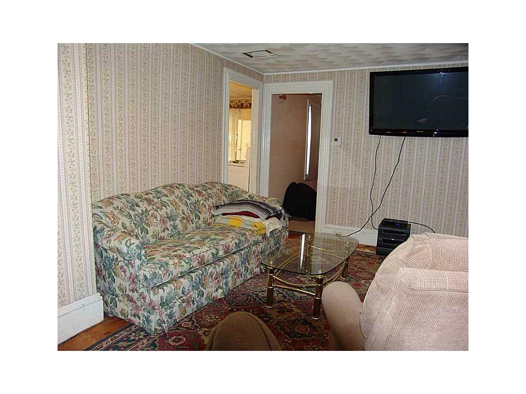 138 W School St, Woonsocket, RI 02895 photo 9