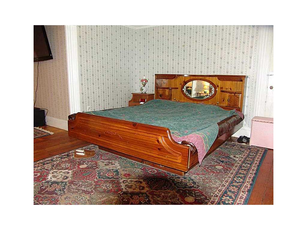 138 W School St, Woonsocket, RI 02895 photo 11