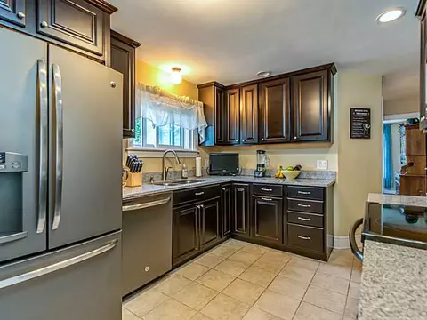 101 Pelletier Ave, Woonsocket, RI 02895 photo 7