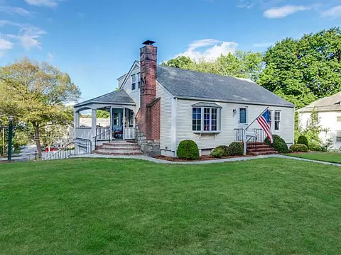 101 Pelletier Ave, Woonsocket, RI 02895 photo 2