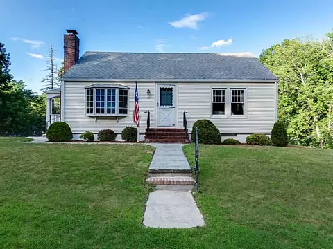 101 Pelletier Ave, Woonsocket, RI 02895 photo 1
