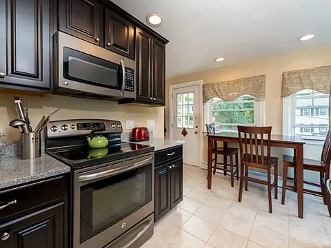 101 Pelletier Ave, Woonsocket, RI 02895 photo 8