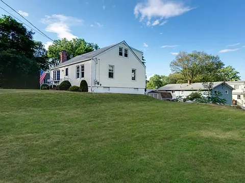 101 Pelletier Ave, Woonsocket, RI 02895 photo 21