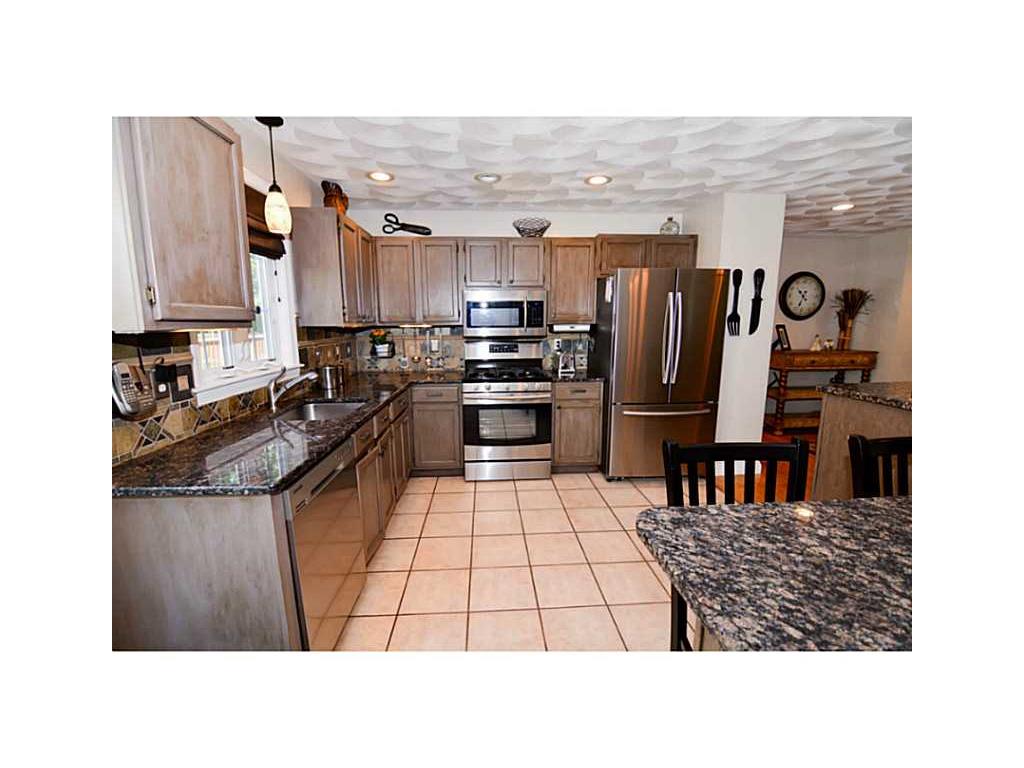 24 Bokar St, Warwick, RI 02886 photo 3