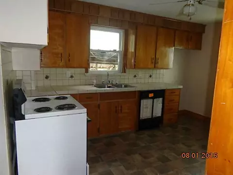 7 Pullen Ave, Pawtucket, RI 02861 photo 2