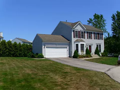 12 Ivanhoe Dr, Westerly, RI 02891 photo 2
