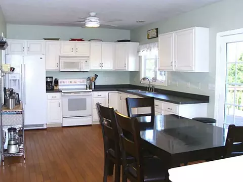 12 Ivanhoe Dr, Westerly, RI 02891 photo 4