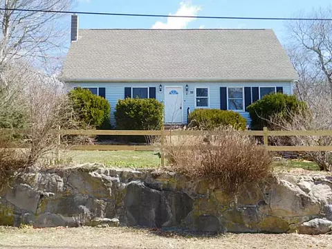 33 Robin Way, Westerly, RI 02891 photo 1