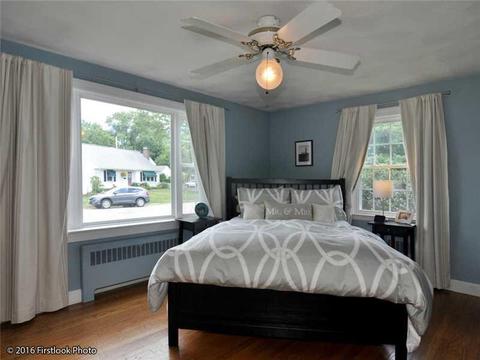 372 Manor Dr, Warwick, RI 02888 photo 11
