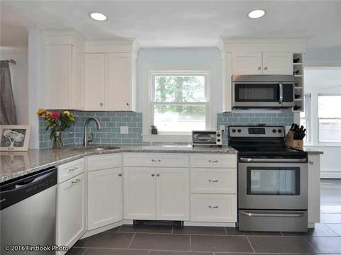 372 Manor Dr, Warwick, RI 02888 photo 7