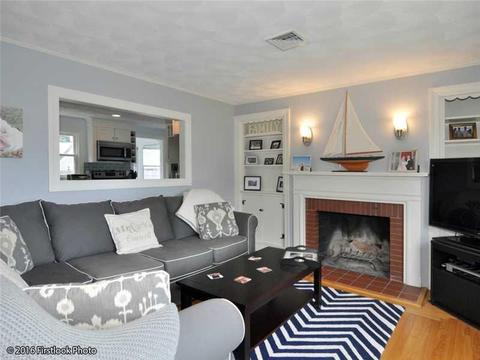 372 Manor Dr, Warwick, RI 02888 photo 5