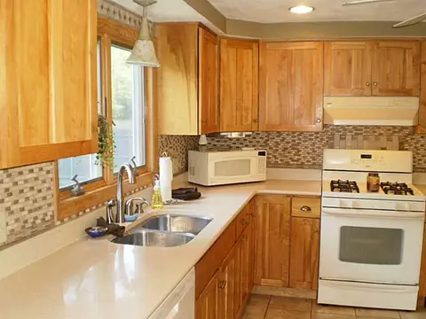14 Sandro Dr, Warwick, RI 02886 photo 3
