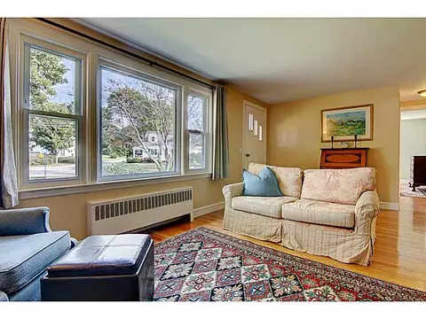 2 Roberta Dr, Barrington, RI 02806 photo 3