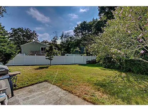 2 Roberta Dr, Barrington, RI 02806 photo 16