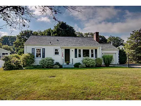 2 Roberta Dr, Barrington, RI 02806 photo 1