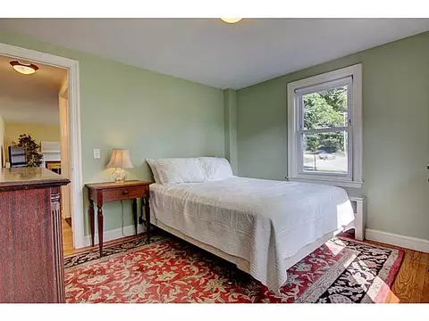 2 Roberta Dr, Barrington, RI 02806 photo 10