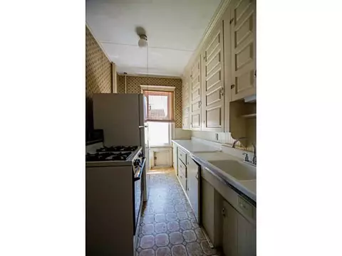 550 S Main St, Woonsocket, RI 02895 photo 8