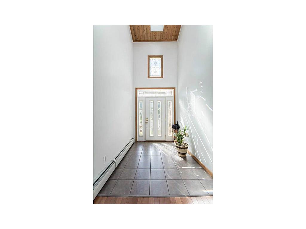 2 Bay St, Warren, RI 02885 photo 3
