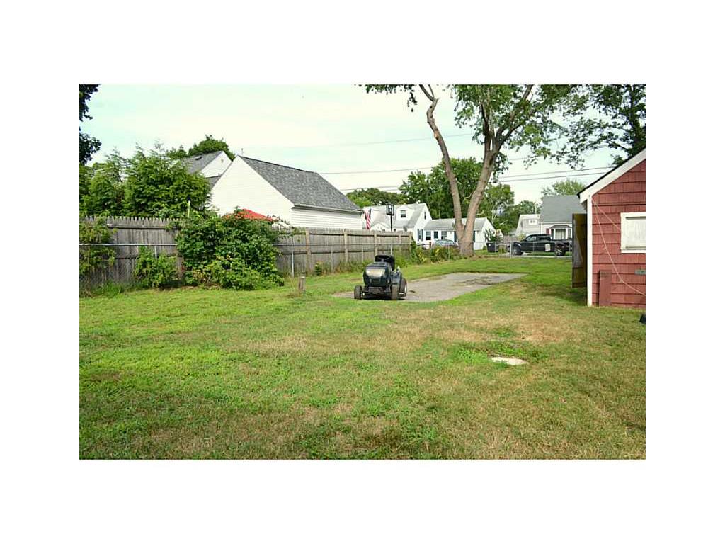 110 Ormsby Ave, Warwick, RI 02886 photo 14
