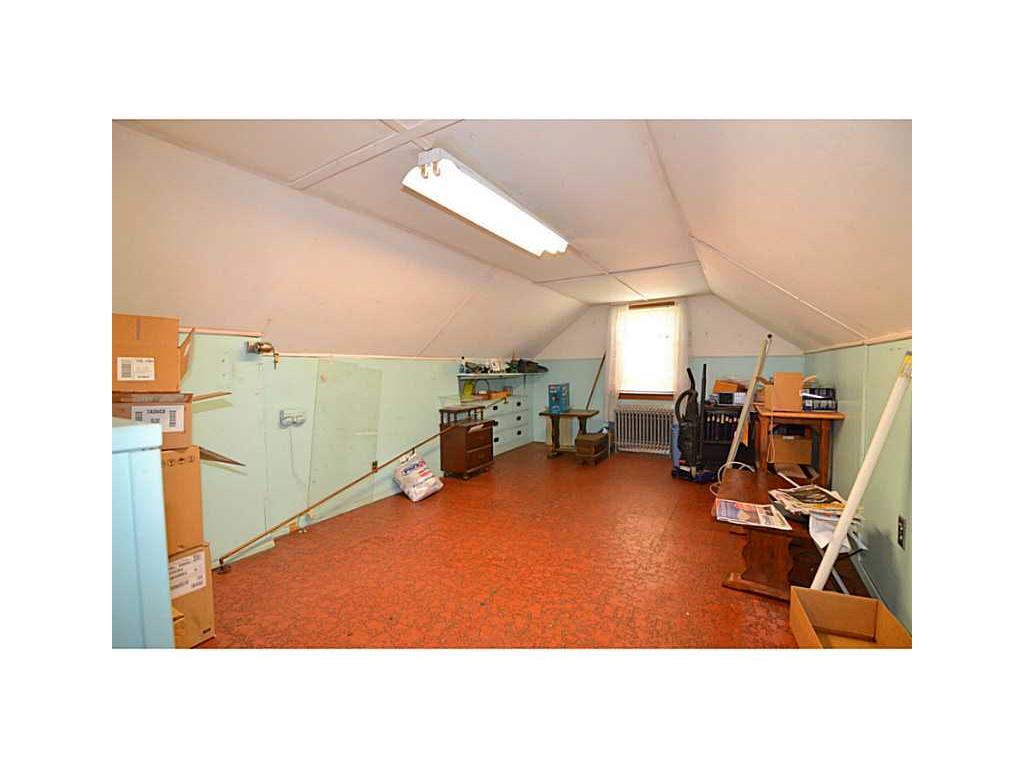 110 Ormsby Ave, Warwick, RI 02886 photo 12